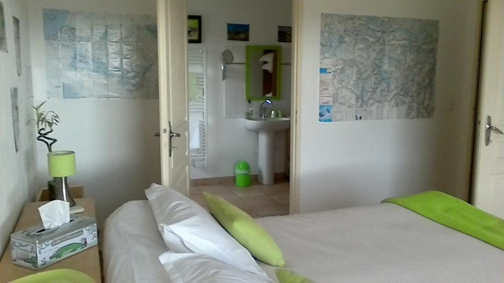 Chambres D'Hotes Relais Milord Estialescq Eksteriør bilde