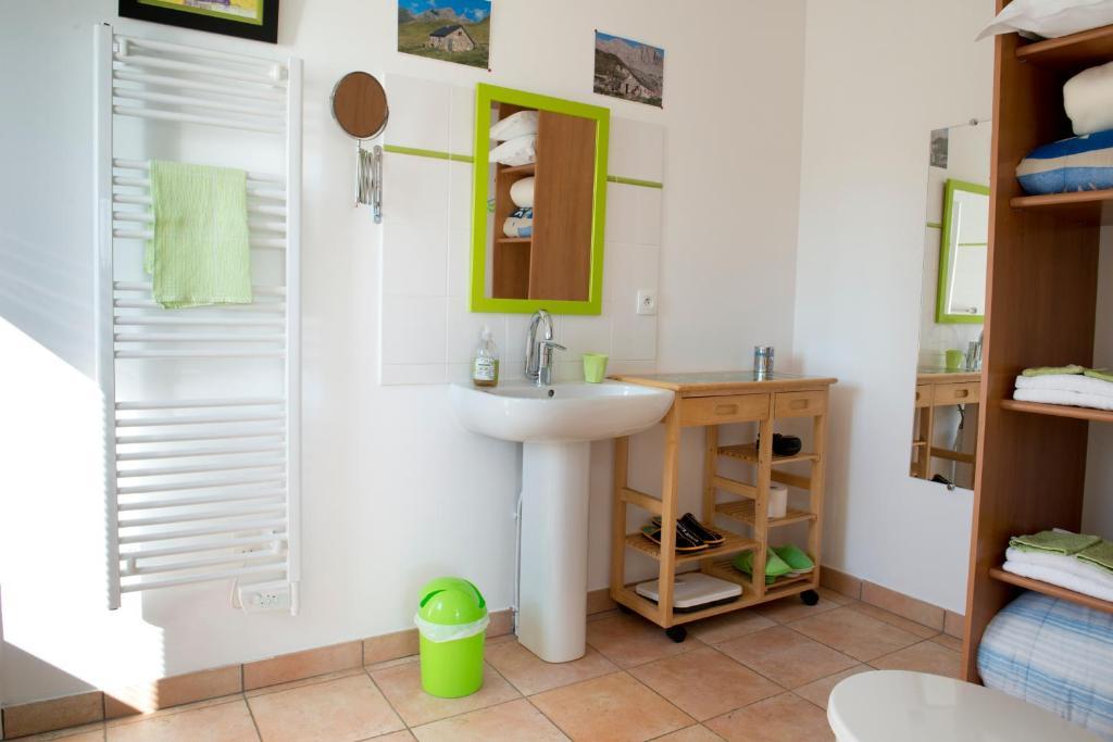 Chambres D'Hotes Relais Milord Estialescq Eksteriør bilde